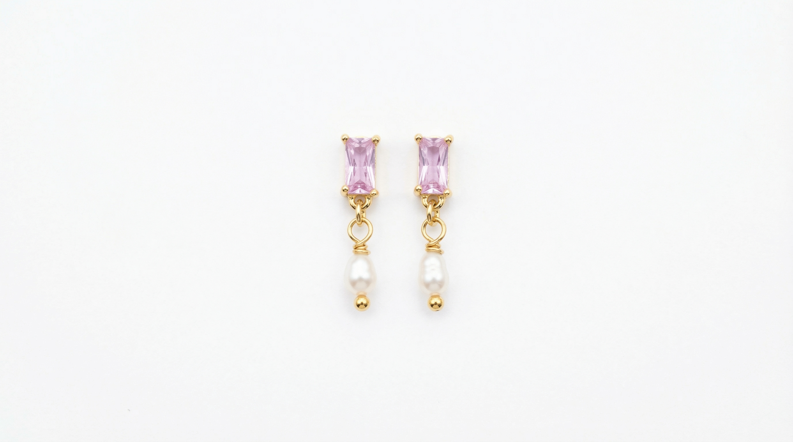 საყურე მარგალიტით