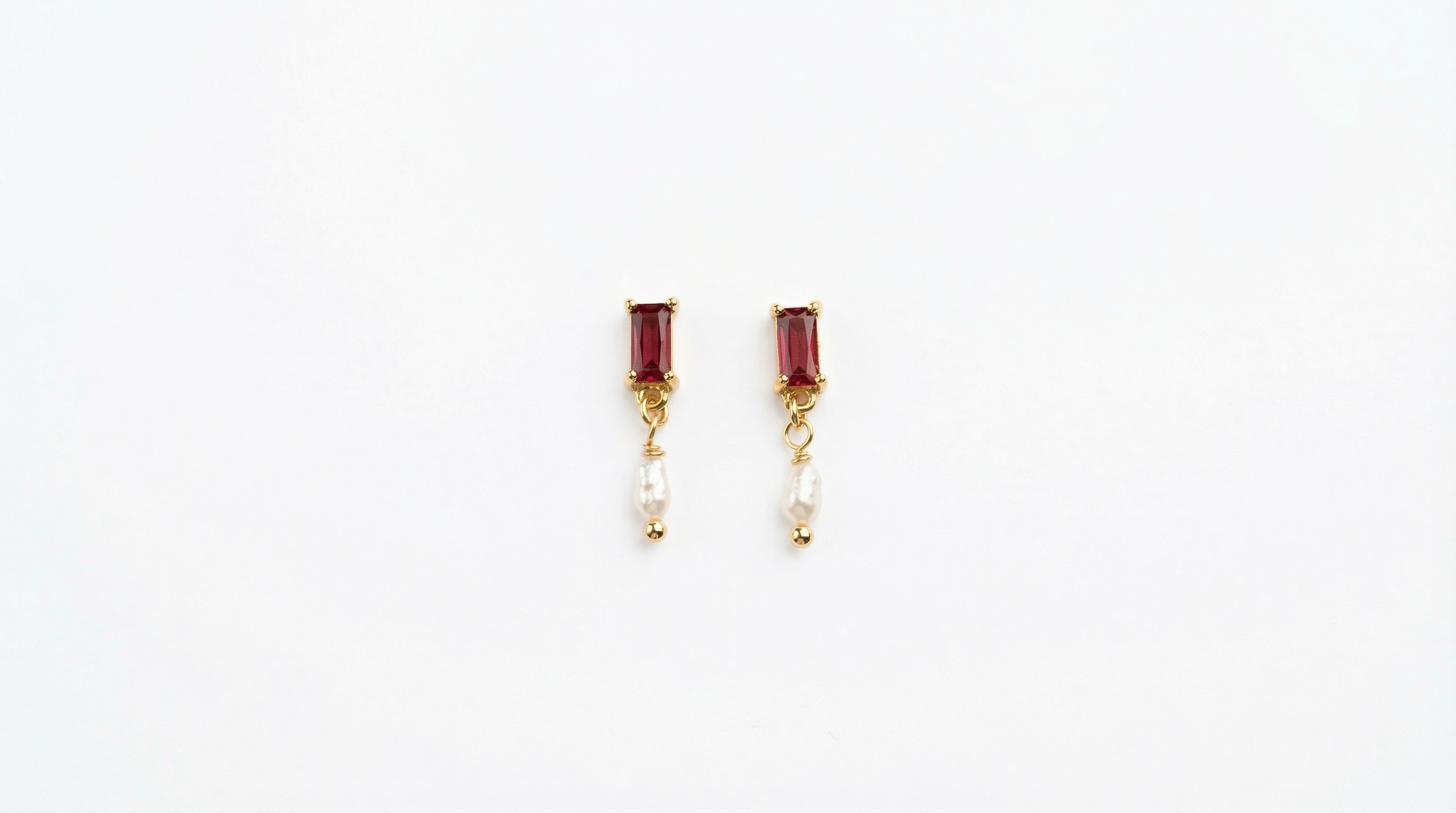 საყურე მარგალიტით